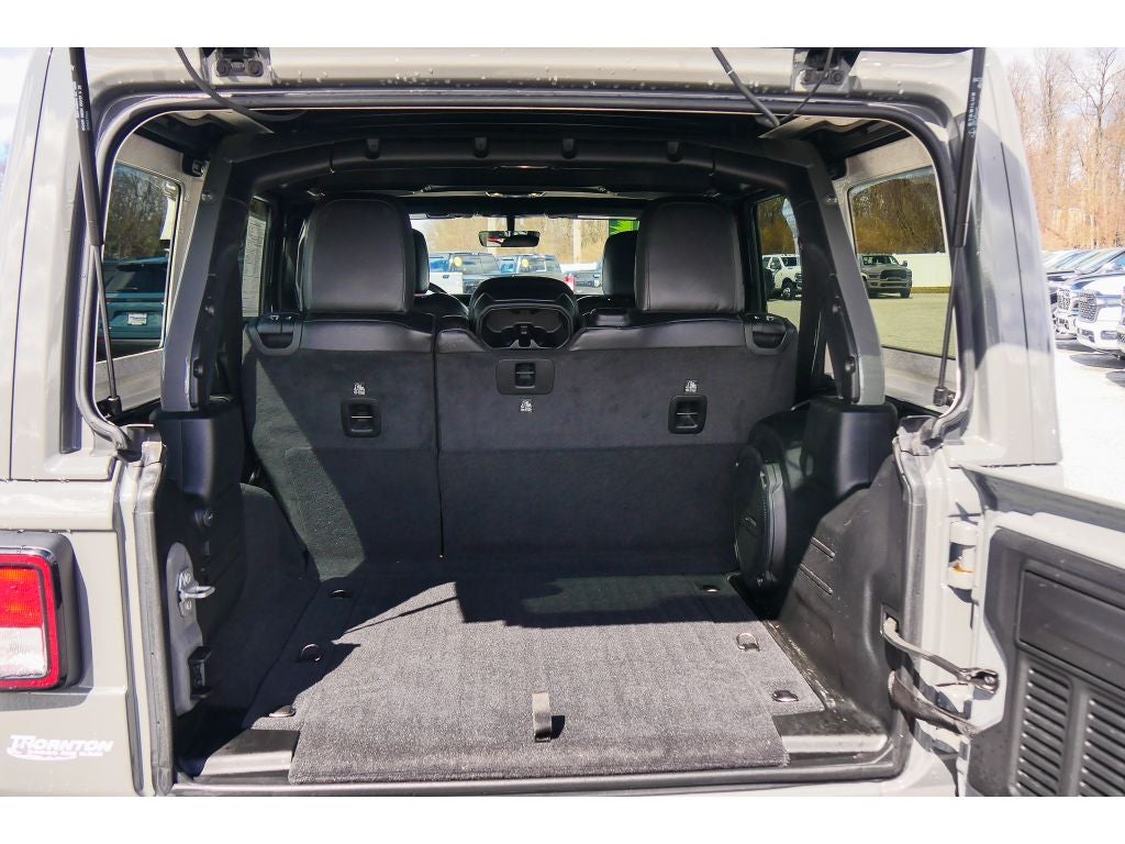 2021 Jeep Wrangler Unlimited Sahara Altitude