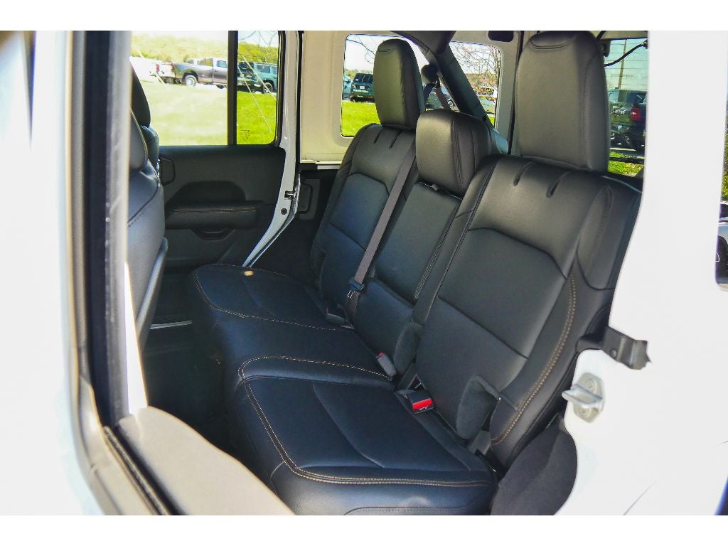 2025 Jeep Wrangler Unlimited Sahara W/ Sky1Touch