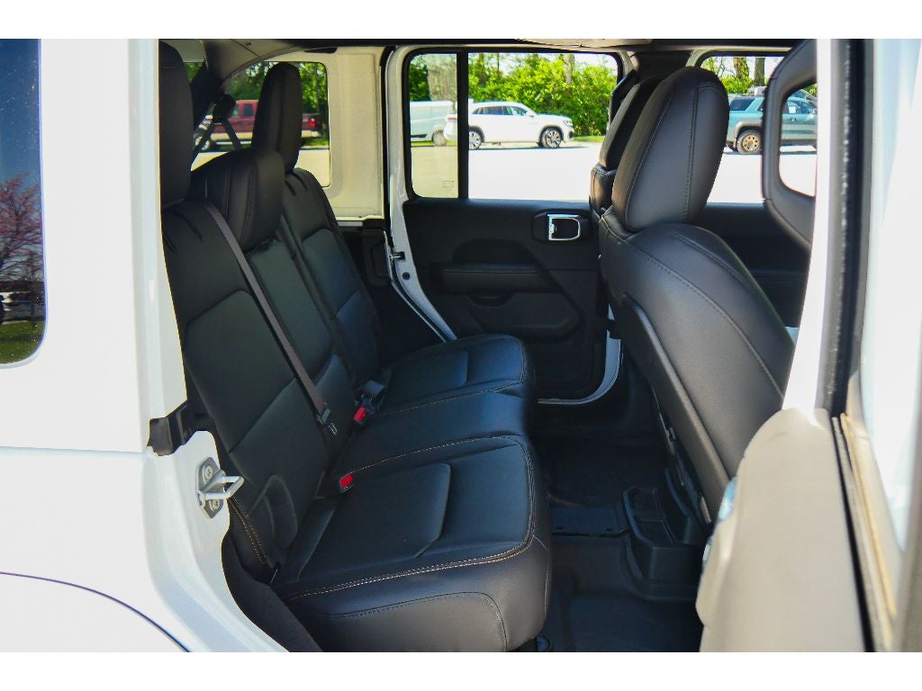 2025 Jeep Wrangler Unlimited Sahara W/ Sky1Touch