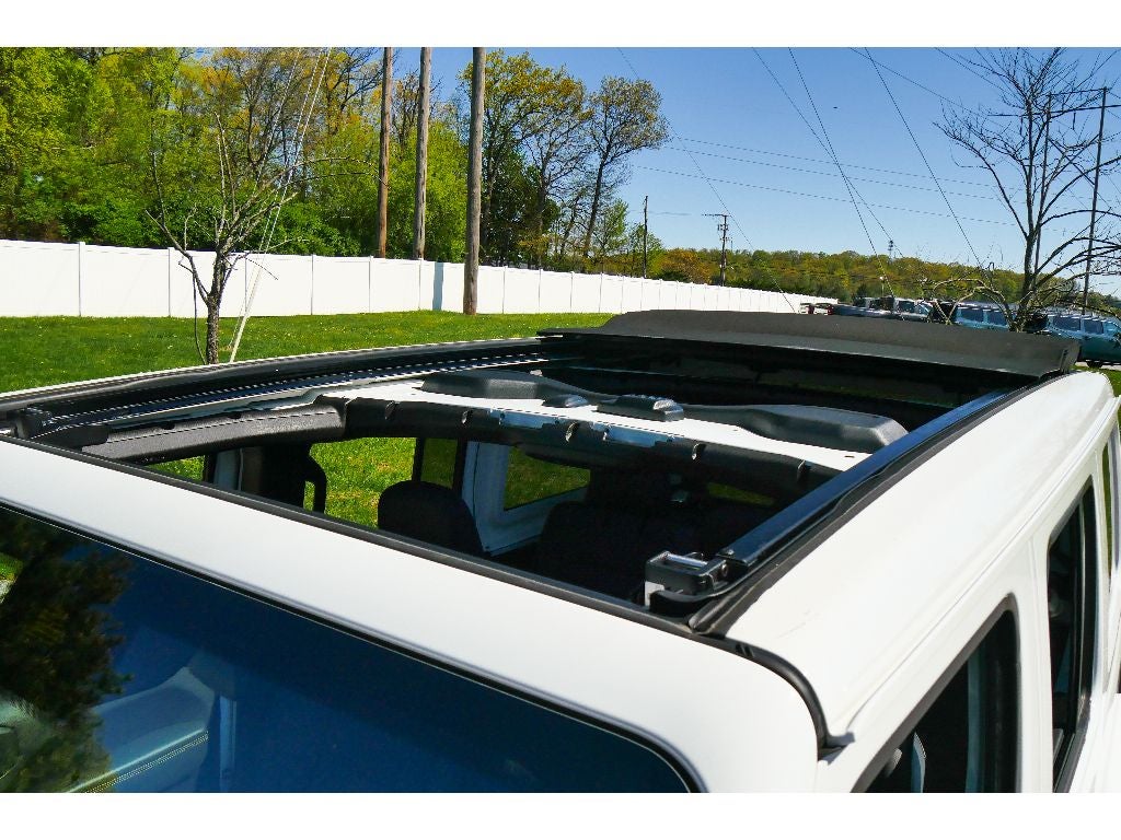 2025 Jeep Wrangler Unlimited Sahara W/ Sky1Touch