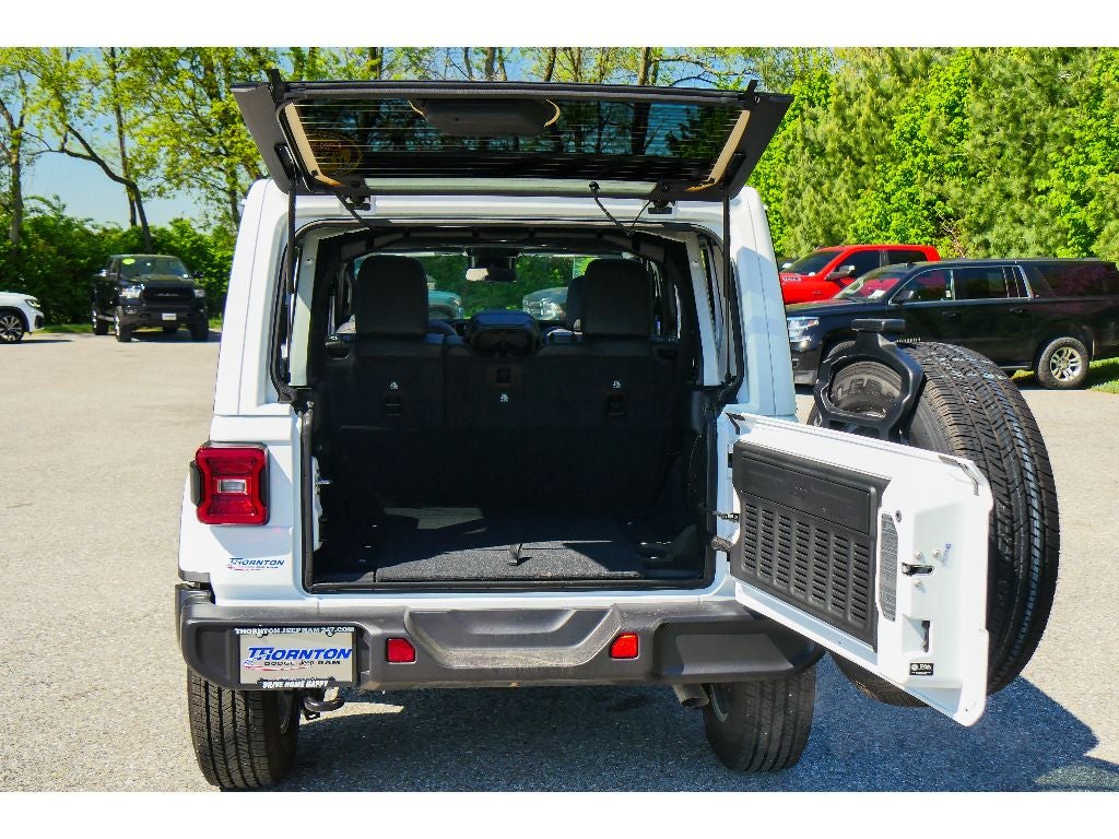 2025 Jeep Wrangler Unlimited Sahara W/ Sky1Touch