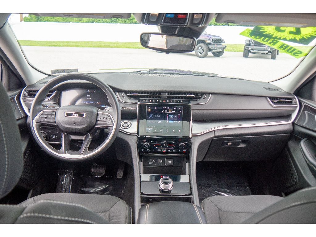 2023 Jeep Grand Cherokee Laredo