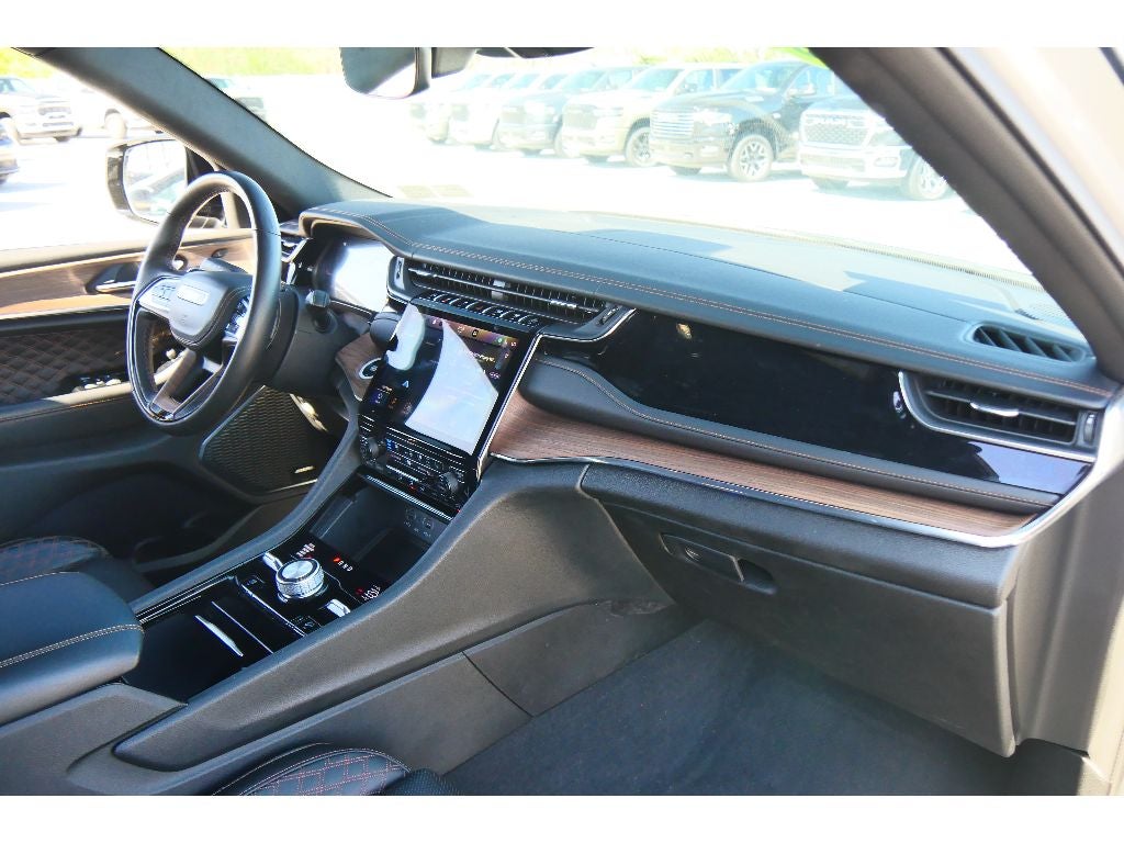 2023 Jeep Grand Cherokee Summit