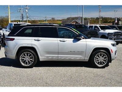 2023 Jeep Grand Cherokee Summit