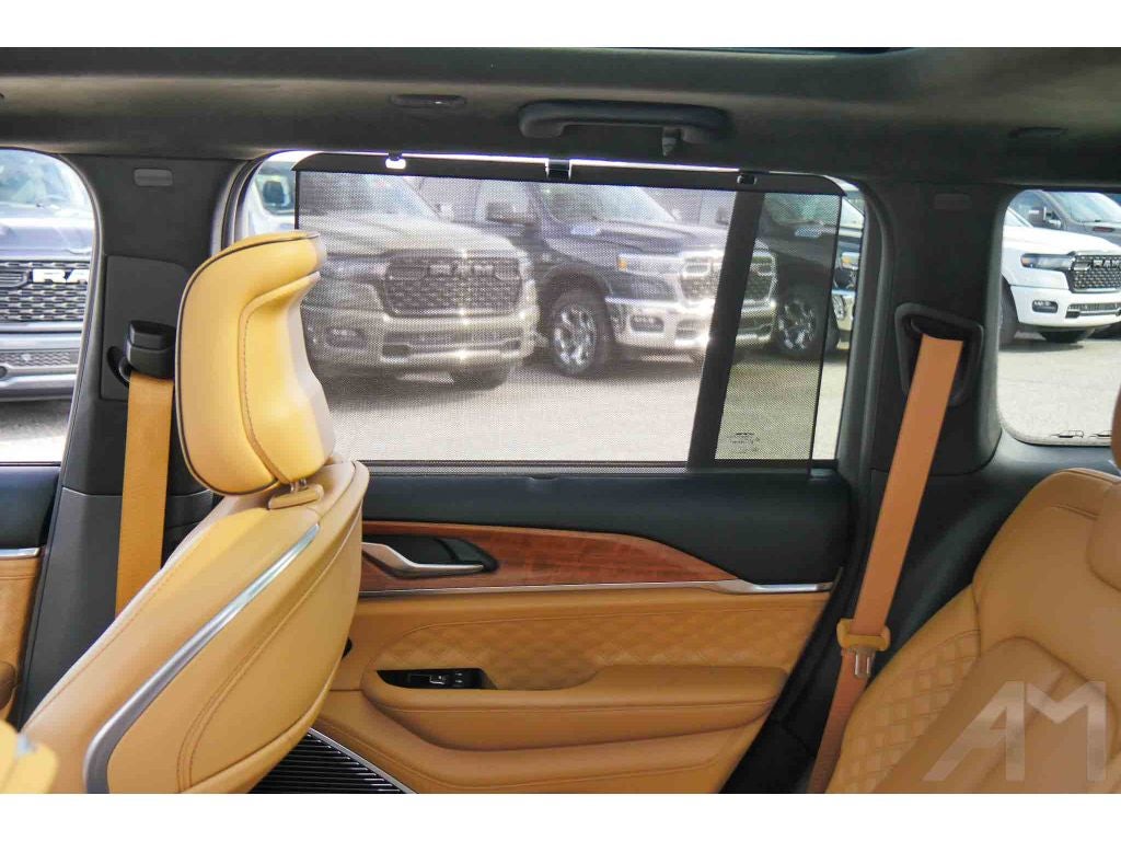 2023 Jeep Grand Cherokee Summit Reserve