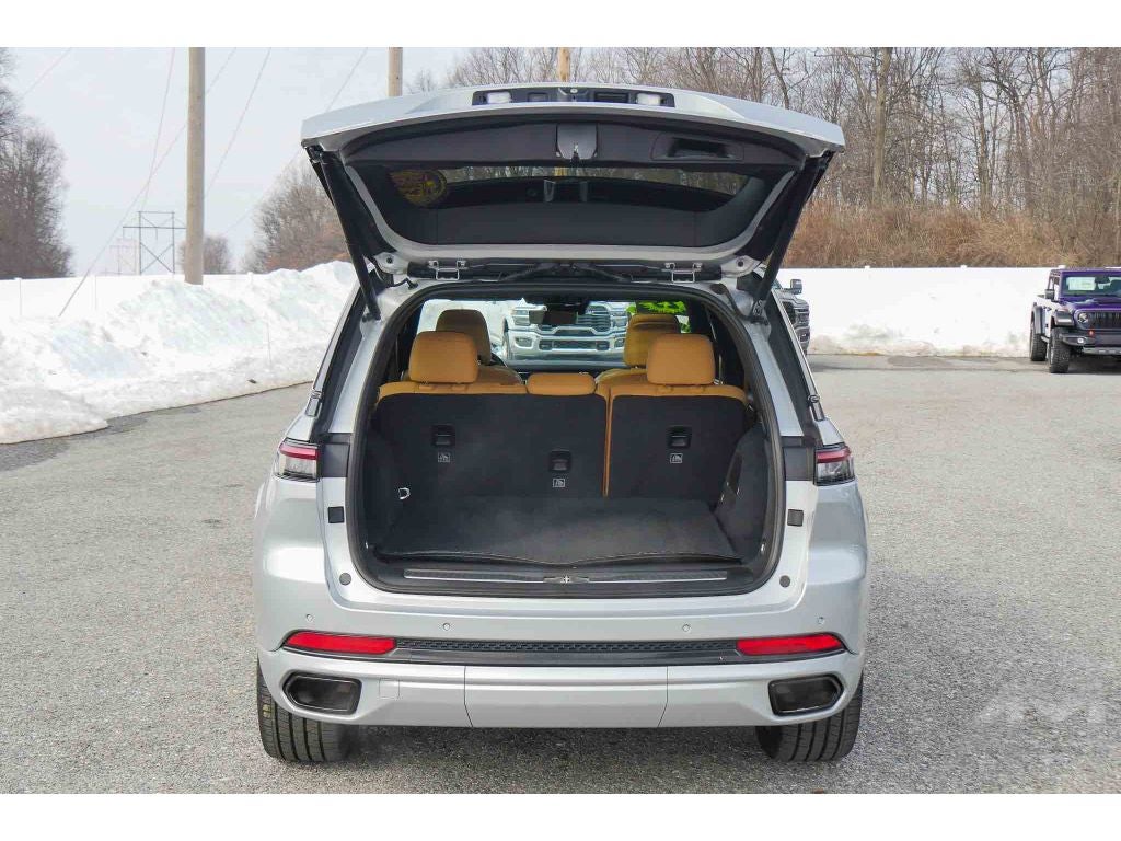 2023 Jeep Grand Cherokee Summit Reserve