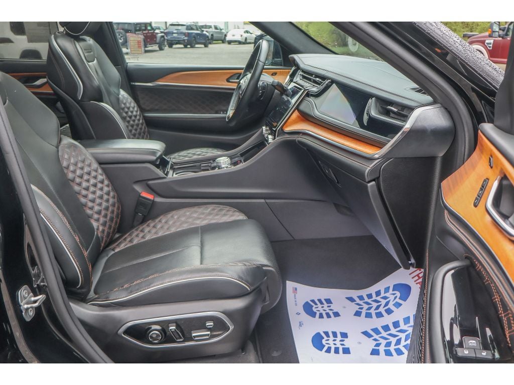 2022 Jeep Grand Cherokee Summit Reserve