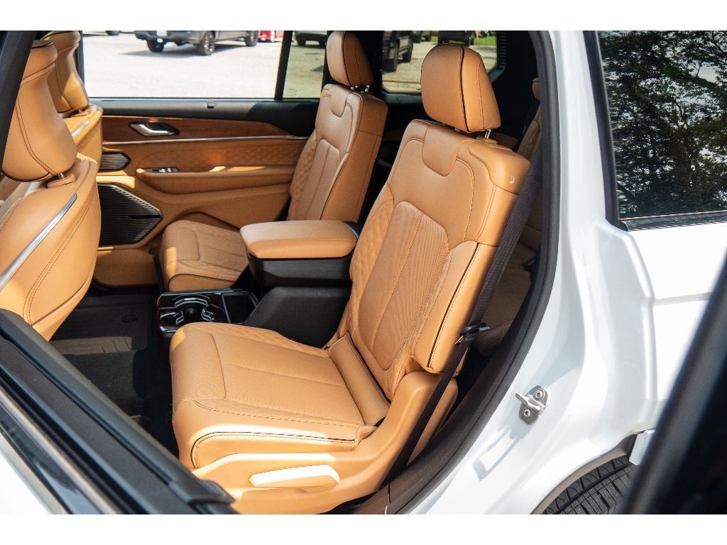 2025 Jeep Grand Cherokee L Summit Reserve