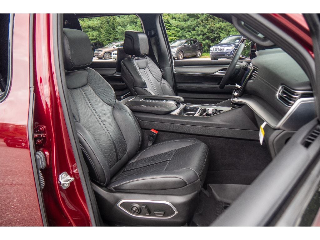 2024 Jeep Wagoneer L Series II Carbide