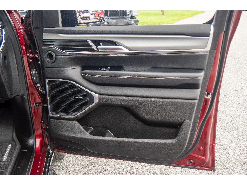 2024 Jeep Wagoneer L Series II Carbide