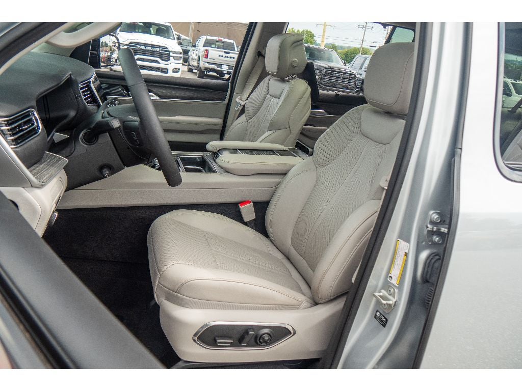 2024 Jeep Wagoneer L Series III