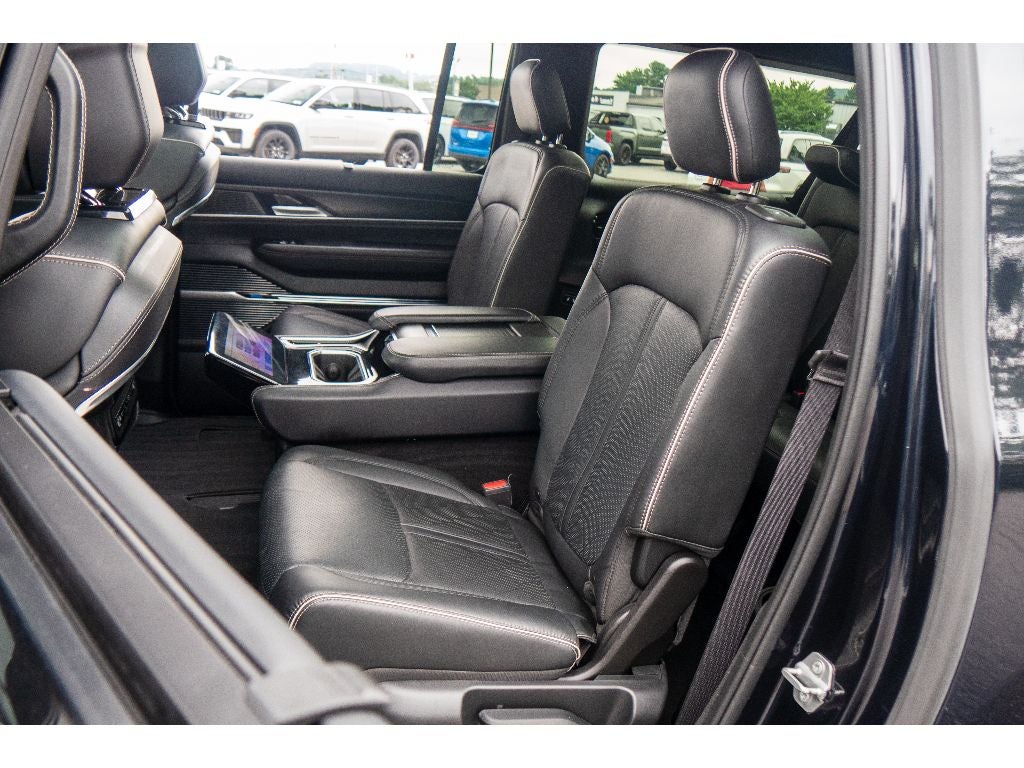 2025 Jeep Grand Wagoneer L Series II Obsidian