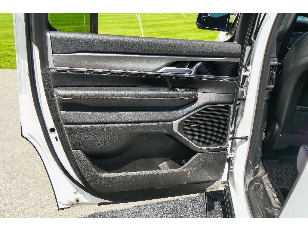 2024 Jeep Wagoneer Series II Carbide