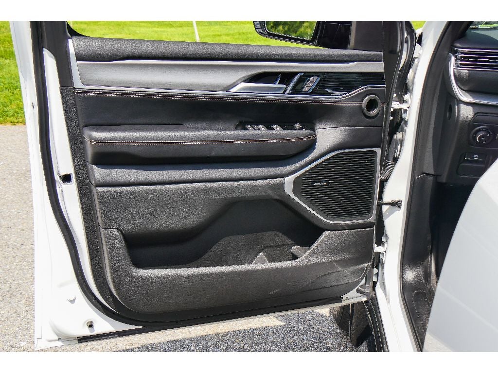 2024 Jeep Wagoneer Series II Carbide