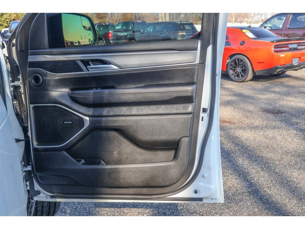 2025 Jeep Wagoneer Series II Carbide