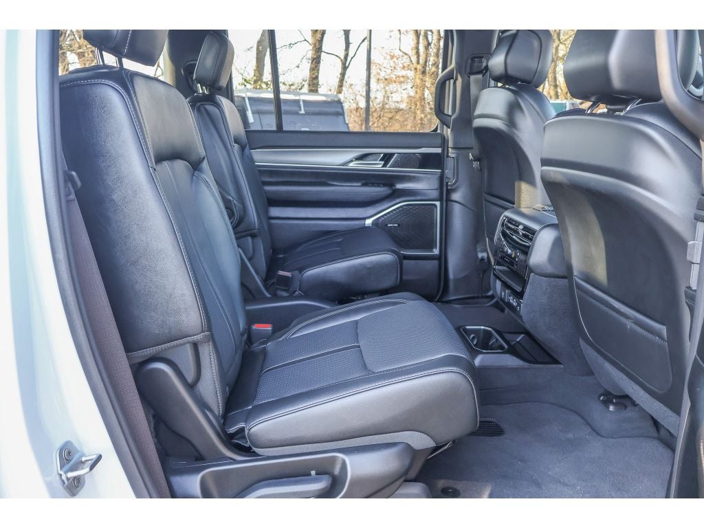 2025 Jeep Wagoneer Series II Carbide