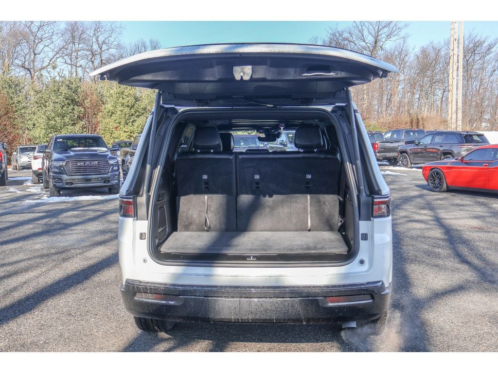 2025 Jeep Wagoneer Series II Carbide