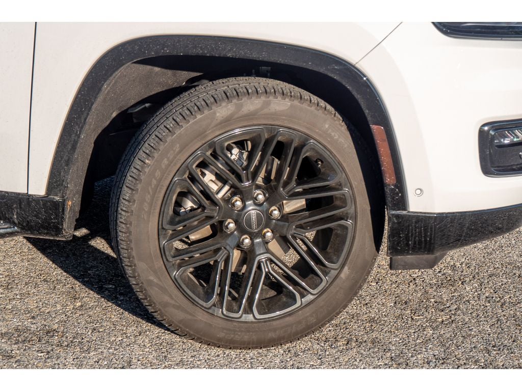 2025 Jeep Wagoneer Series II Carbide