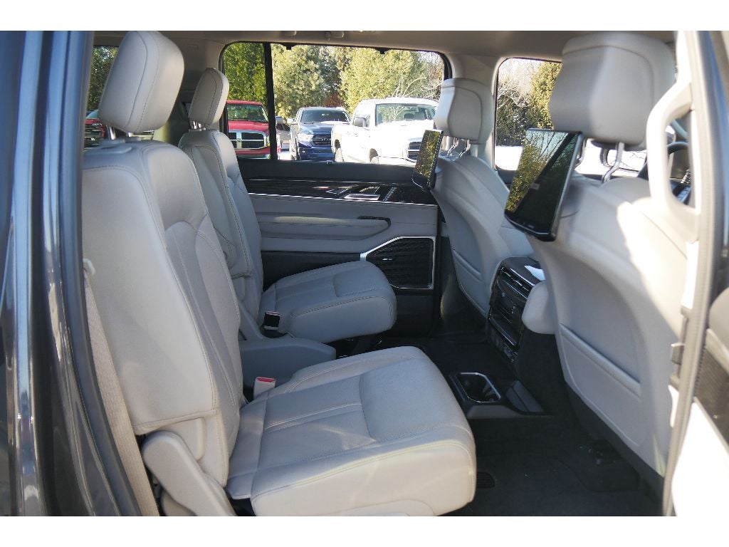 2022 Jeep Wagoneer Series III