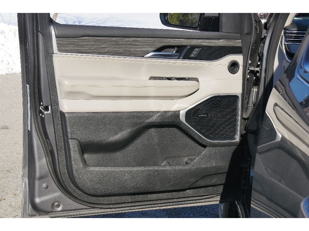 2022 Jeep Wagoneer Series III