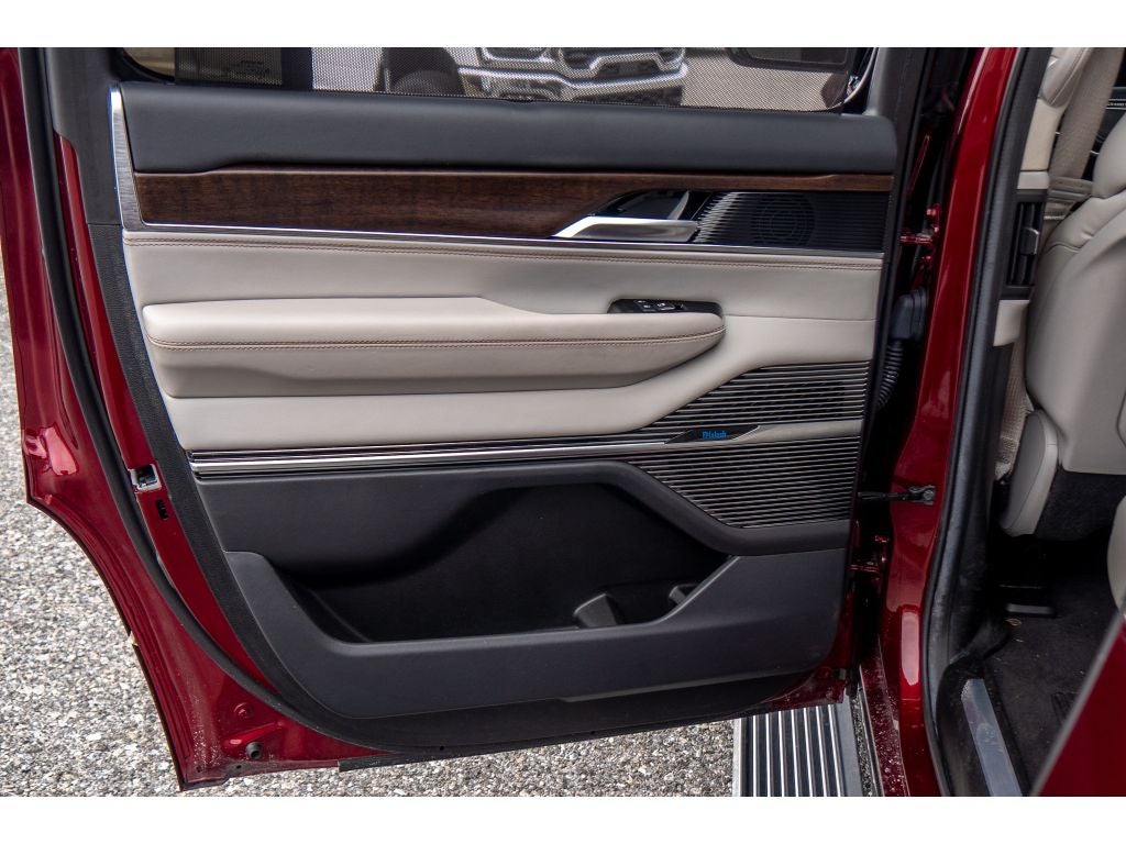 2022 Jeep Grand Wagoneer Series II