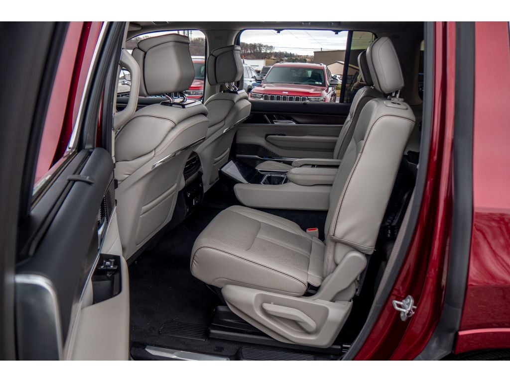 2022 Jeep Grand Wagoneer Series II