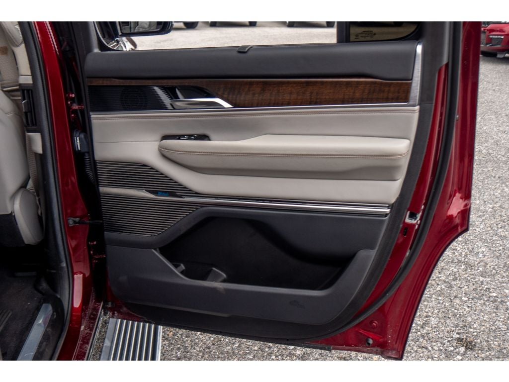 2022 Jeep Grand Wagoneer Series II