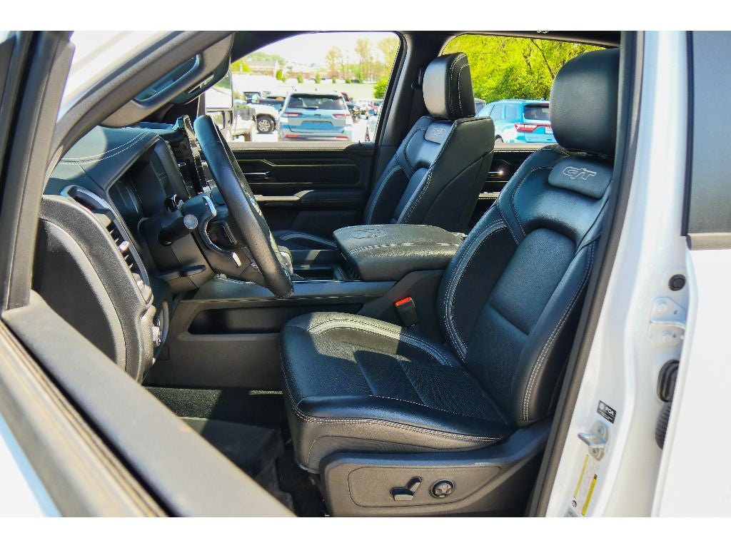 2025 RAM 1500 Laramie GT Night