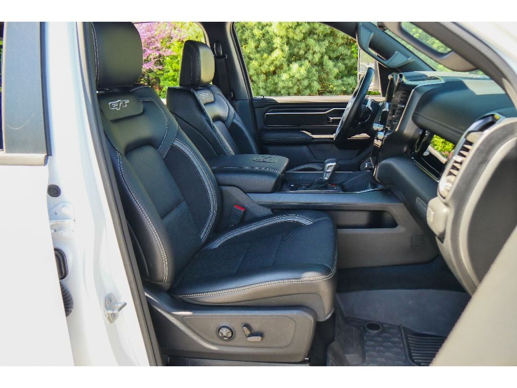 2025 RAM 1500 Laramie GT Night