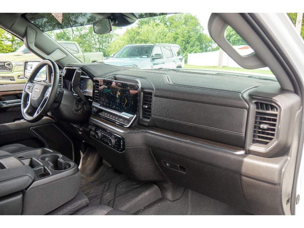2024 Chevrolet Silverado LT