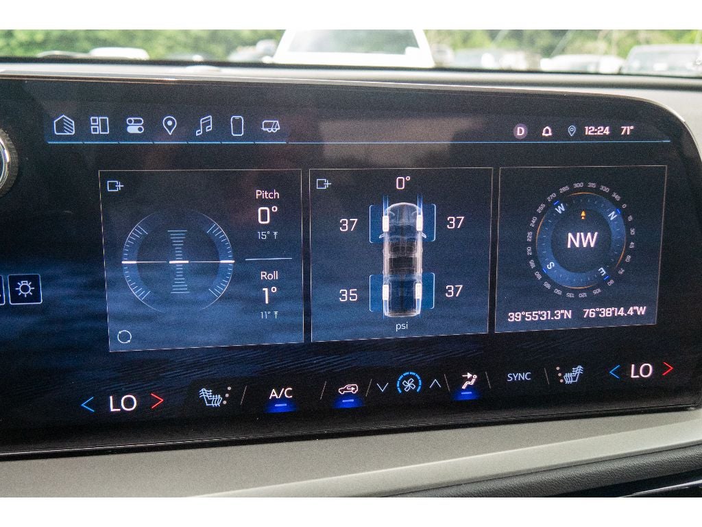 2024 Chevrolet Traverse AWD LT