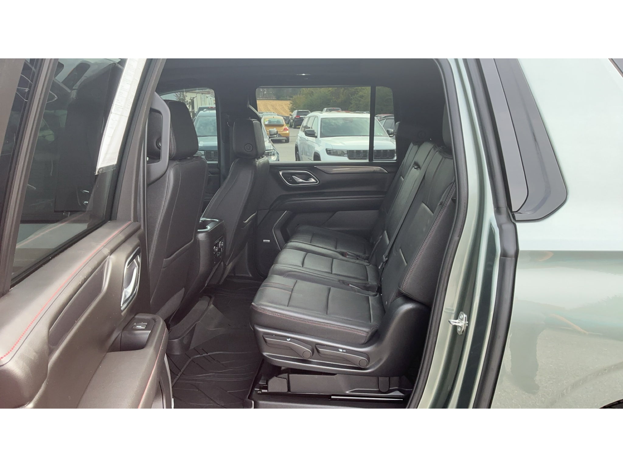 2023 Chevrolet Suburban RST