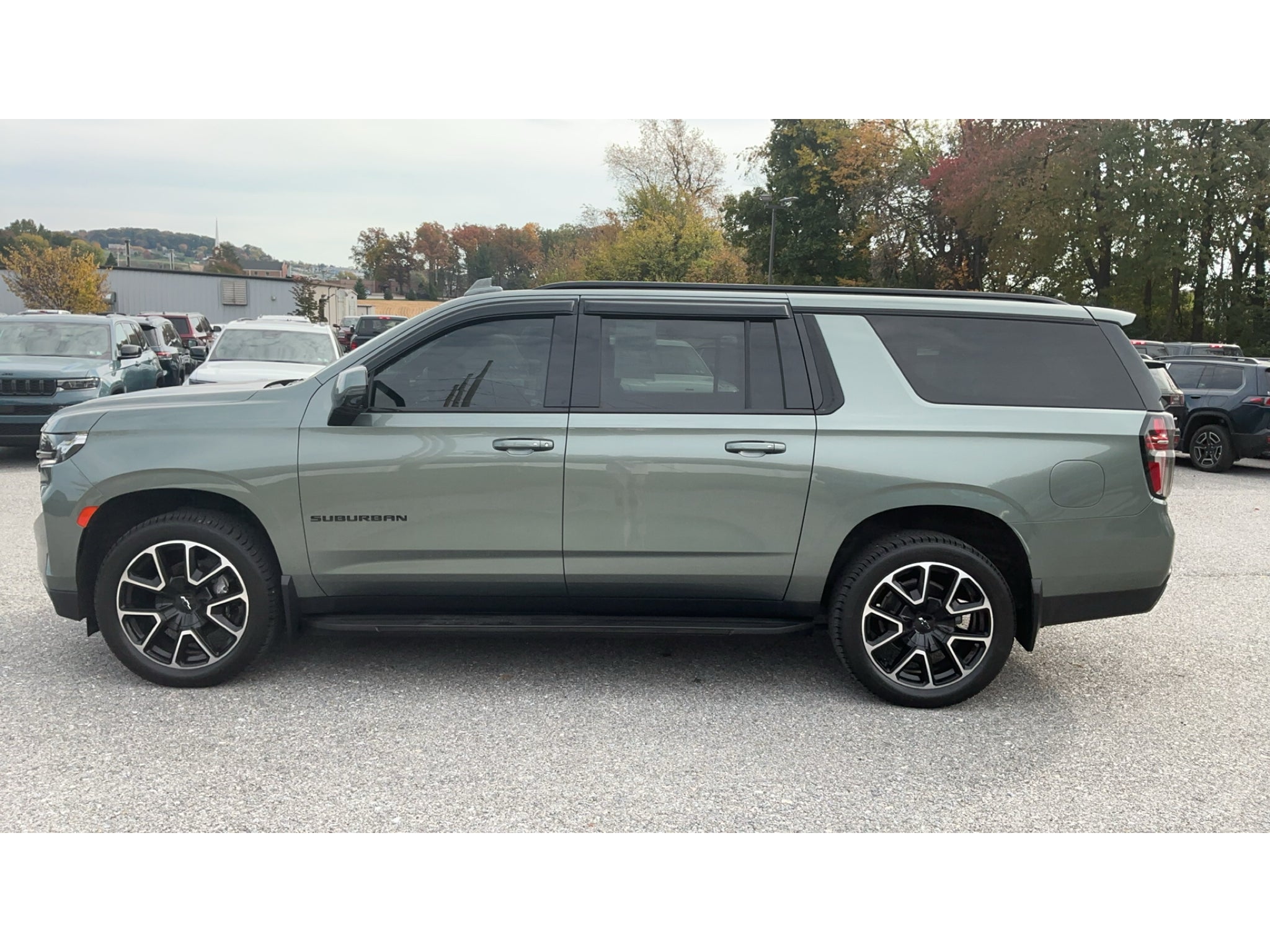 2023 Chevrolet Suburban RST