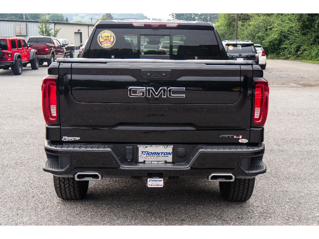 2023 GMC Sierra AT4