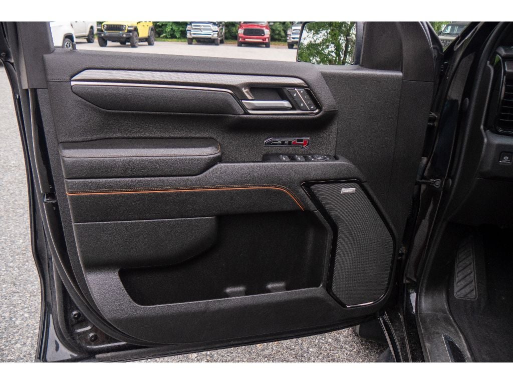 2023 GMC Sierra AT4