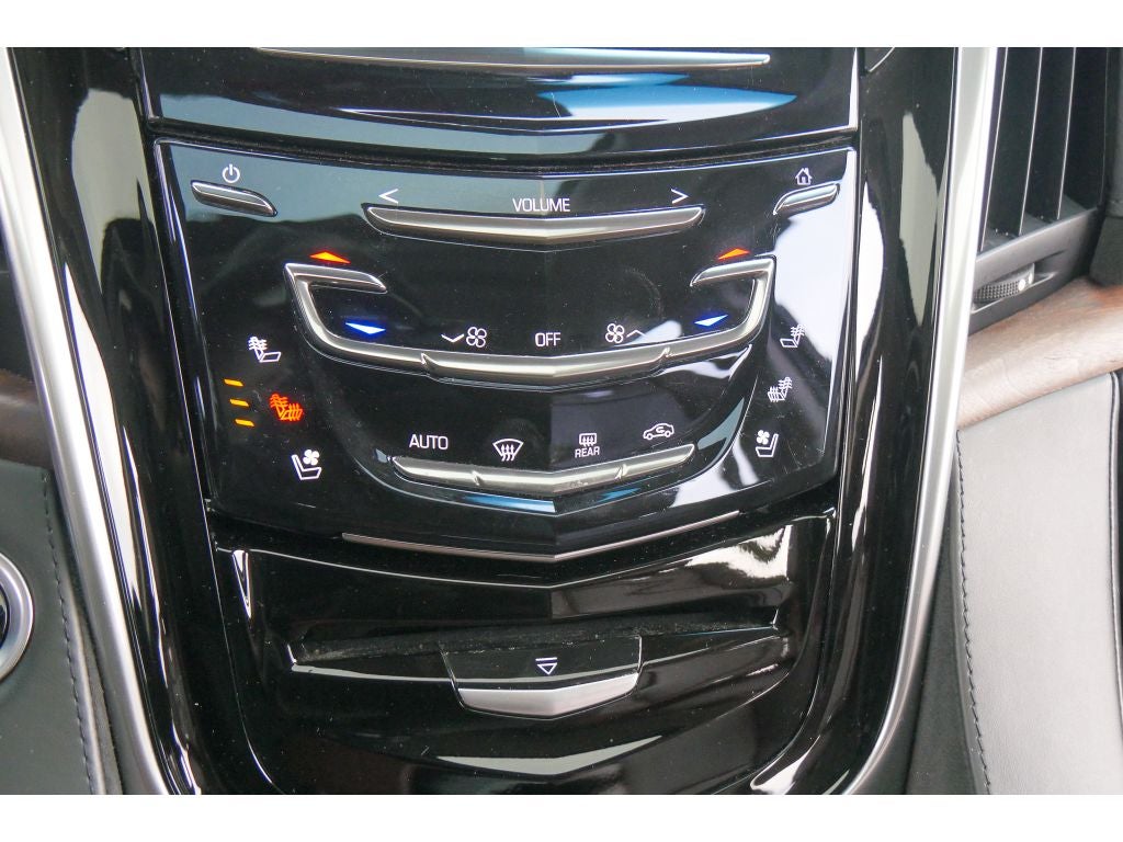 2019 Cadillac Escalade Luxury