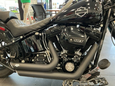 2017 Harley-Davidson FLS Slim Base