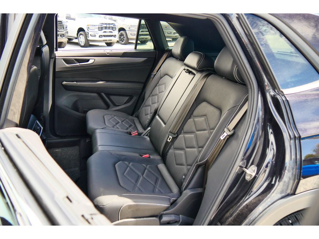 2024 Volkswagen Atlas Cross Sport 2.0T SE w/Technology