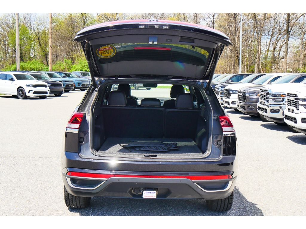 2024 Volkswagen Atlas Cross Sport 2.0T SE w/Technology