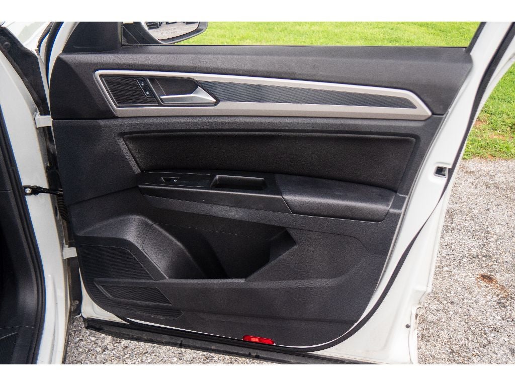 2021 Volkswagen Atlas 3.6L V6 SE w/Technology R-Line