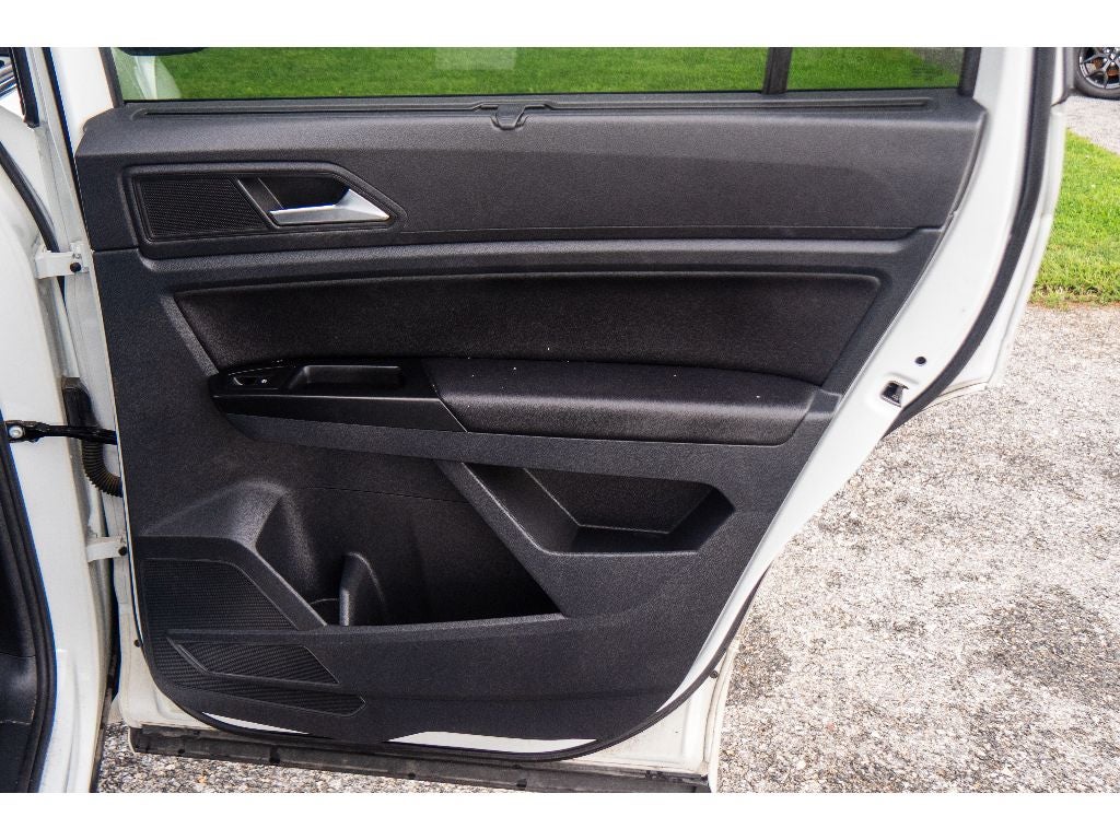 2021 Volkswagen Atlas 3.6L V6 SE w/Technology R-Line
