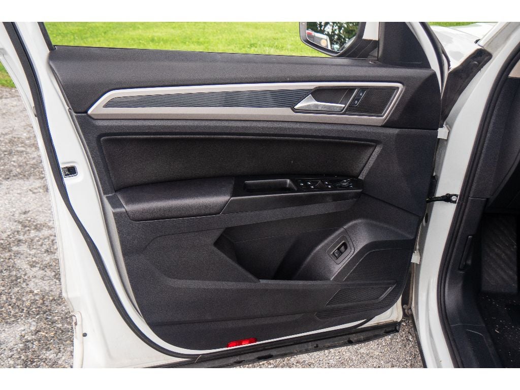 2021 Volkswagen Atlas 3.6L V6 SE w/Technology R-Line