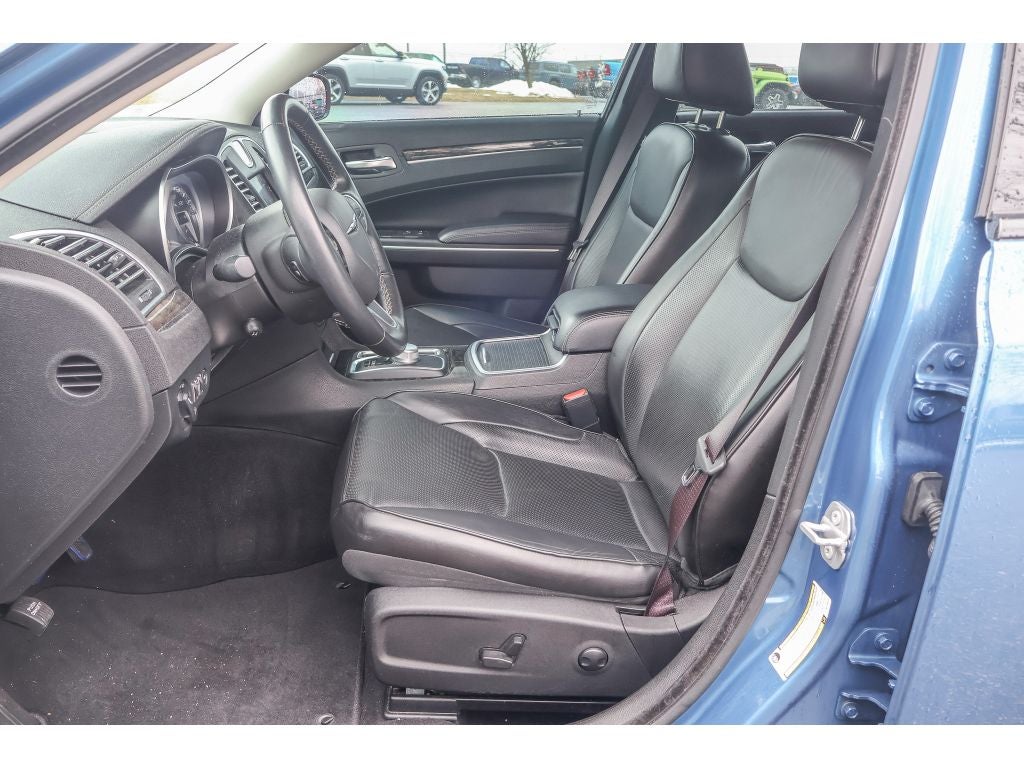 2022 Chrysler 300 Touring L AWD