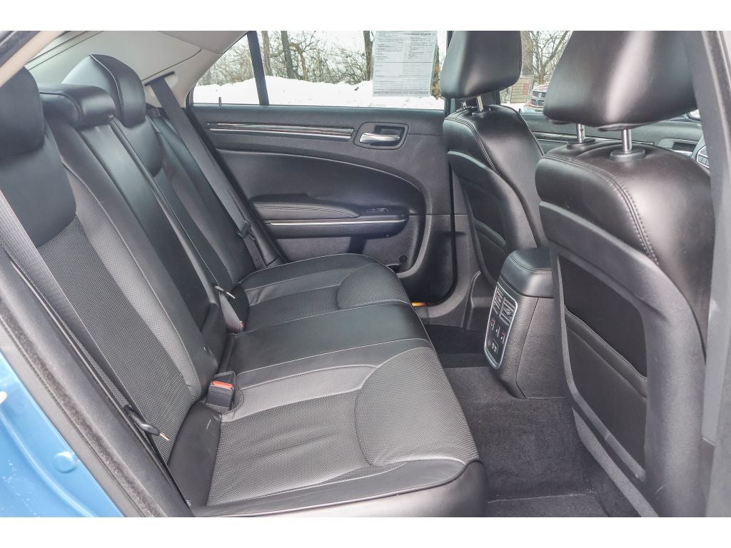 2022 Chrysler 300 Touring L AWD