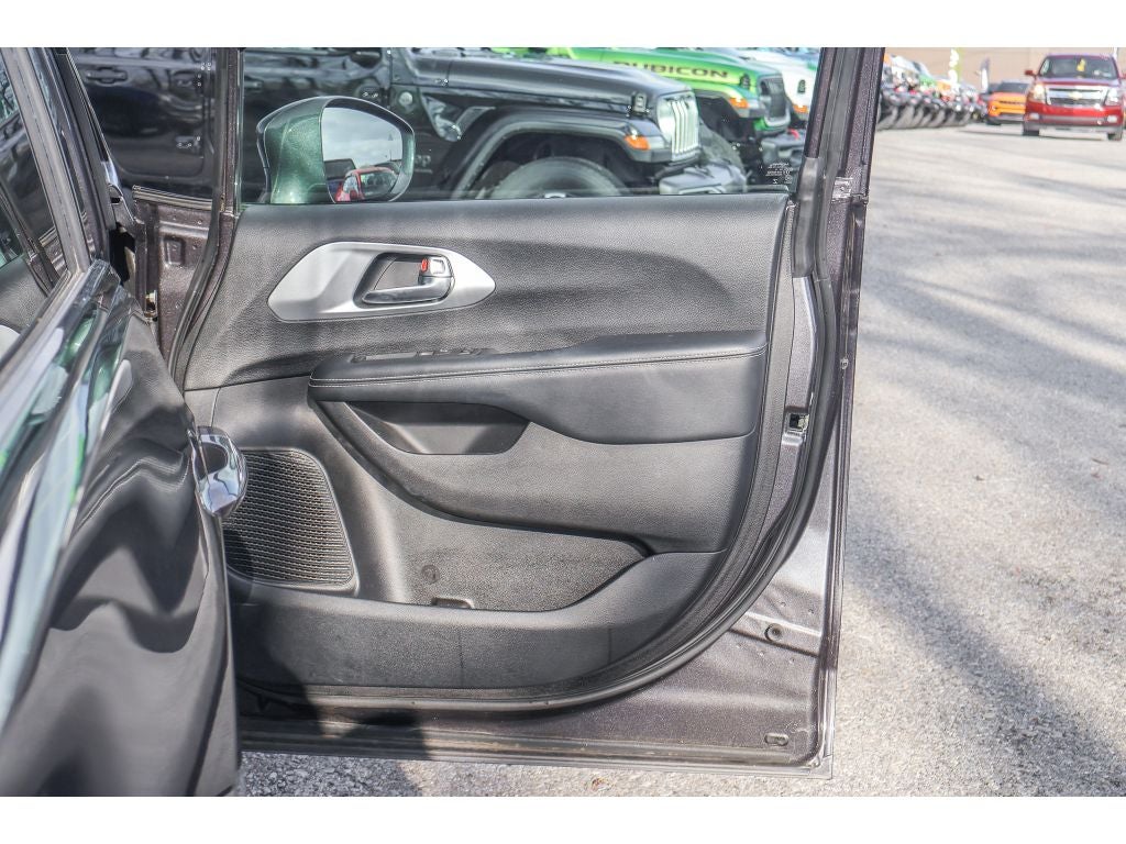 2020 Chrysler Pacifica Touring