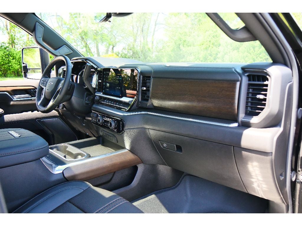 2025 Chevrolet Silverado High Country