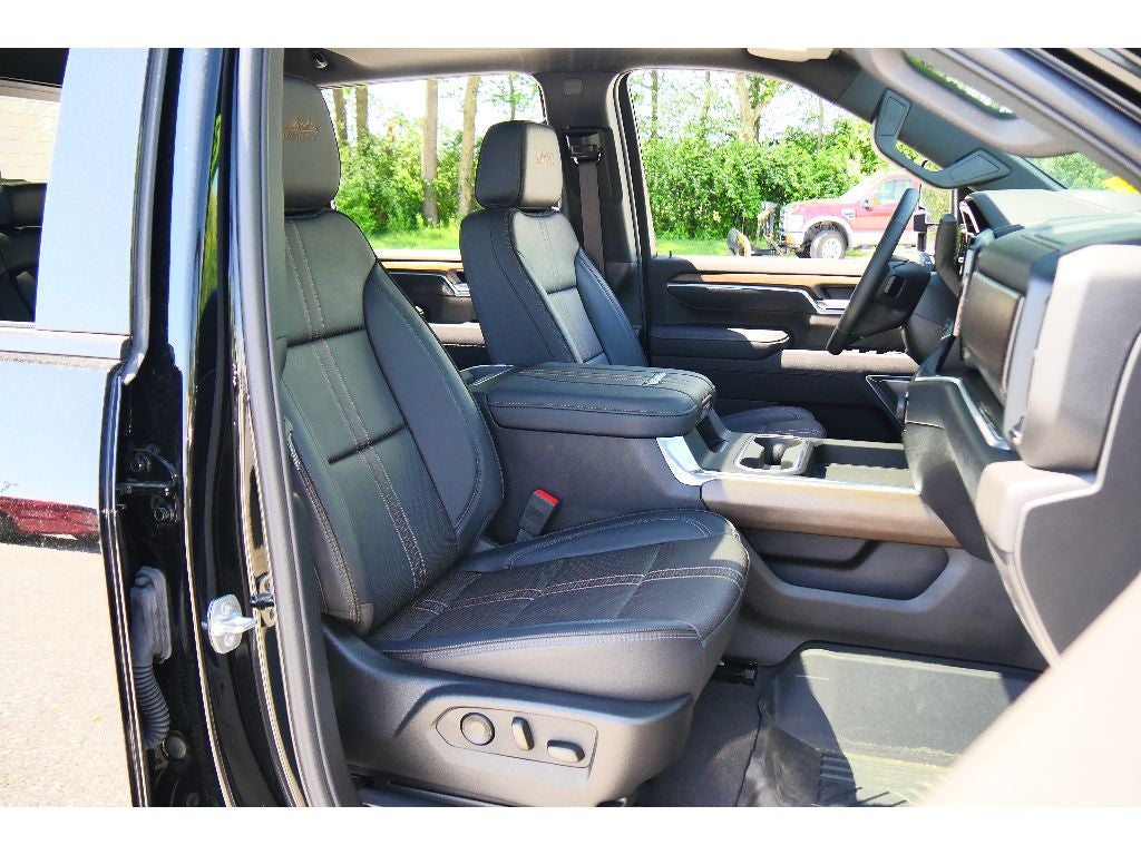 2025 Chevrolet Silverado High Country