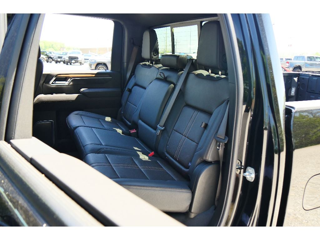 2025 Chevrolet Silverado High Country
