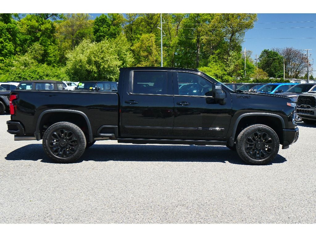 2025 Chevrolet Silverado High Country