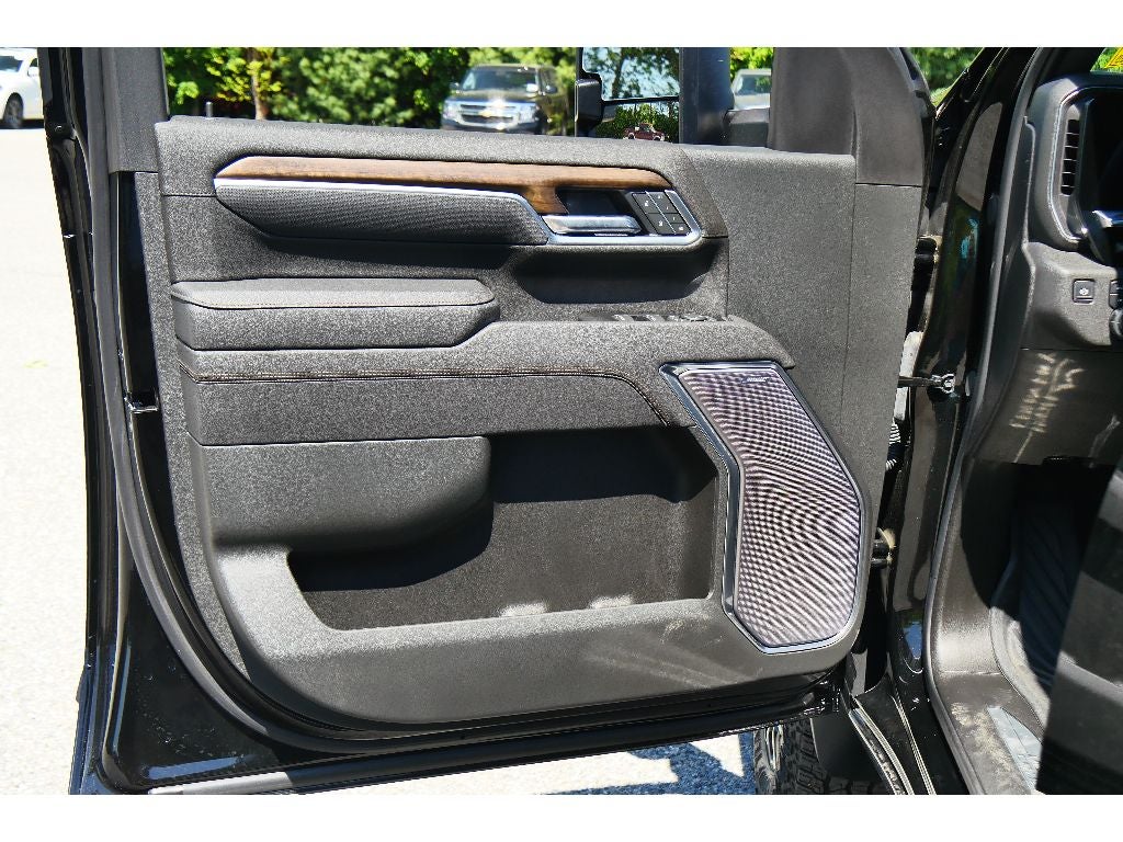 2025 Chevrolet Silverado High Country